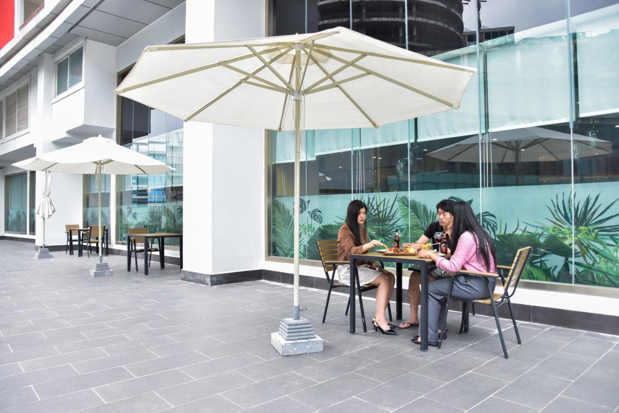 Olympia City Hotel By Dara Phnom Penh Exteriör bild