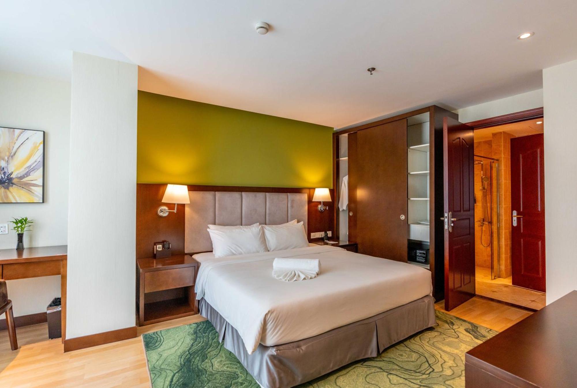 Olympia City Hotel By Dara Phnom Penh Exteriör bild